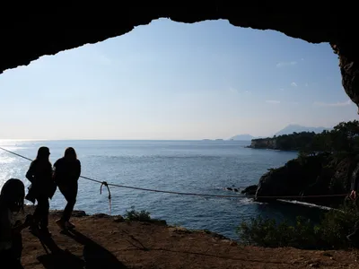 Cennet Koyu, Phaselis Antik Kenti, Gizli Mağara